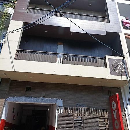 Hotel O Kl Khari Near Ashoka Park Mein Metro New Delhi Bagian luar foto
