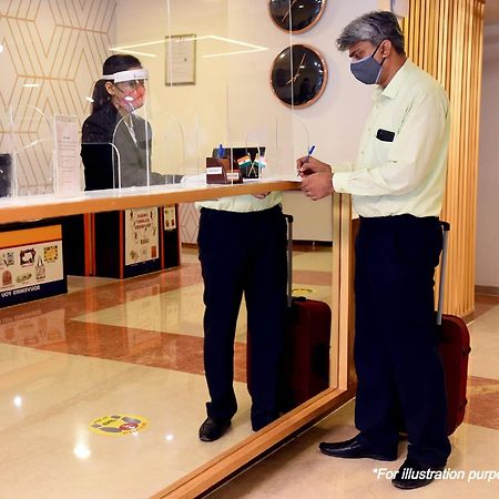 Hotel O Kl Khari Near Ashoka Park Mein Metro New Delhi Bagian luar foto