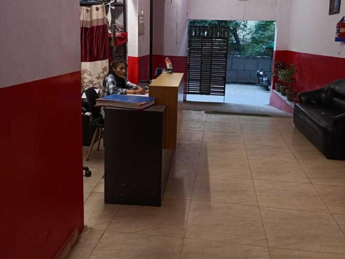 Hotel O Kl Khari Near Ashoka Park Mein Metro New Delhi Bagian luar foto