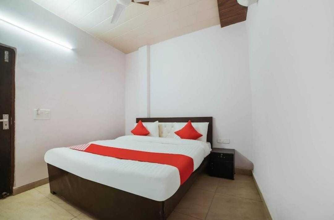 Hotel O Kl Khari Near Ashoka Park Mein Metro New Delhi Bagian luar foto