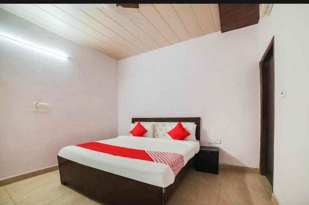 Hotel O Kl Khari Near Ashoka Park Mein Metro New Delhi Bagian luar foto