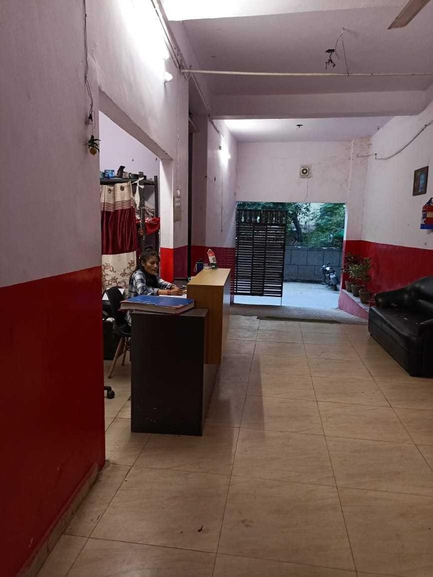Hotel O Kl Khari Near Ashoka Park Mein Metro New Delhi Bagian luar foto